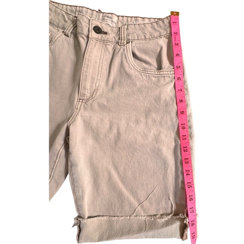 Cotton On Low-Rise Baggy Jean Bermuda Shorts in Tan - Picture 7 of 9